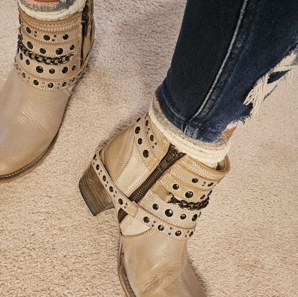 Freebird Sandra Studded Tan Ankle Boots